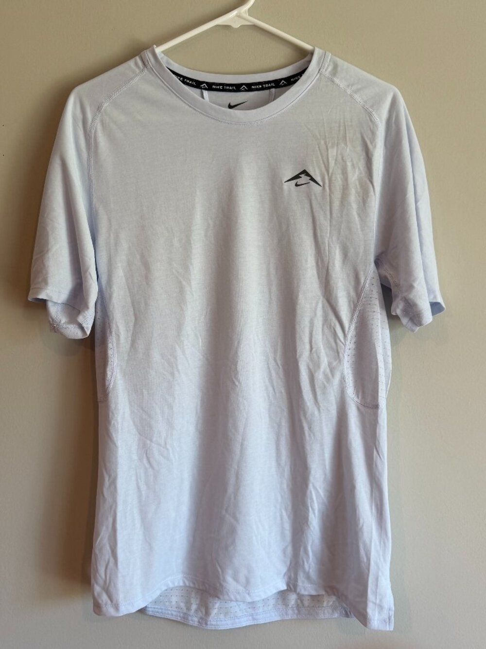 Nike HJ3580-085 Mens Small Trail Solar Chase Dri-FIT ADV Short Sleeve Top Grey
